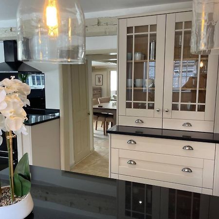 Elegant Oak Beamed House In Pretty Village - Cambridge Homehost Buckden  Eksteriør bilde