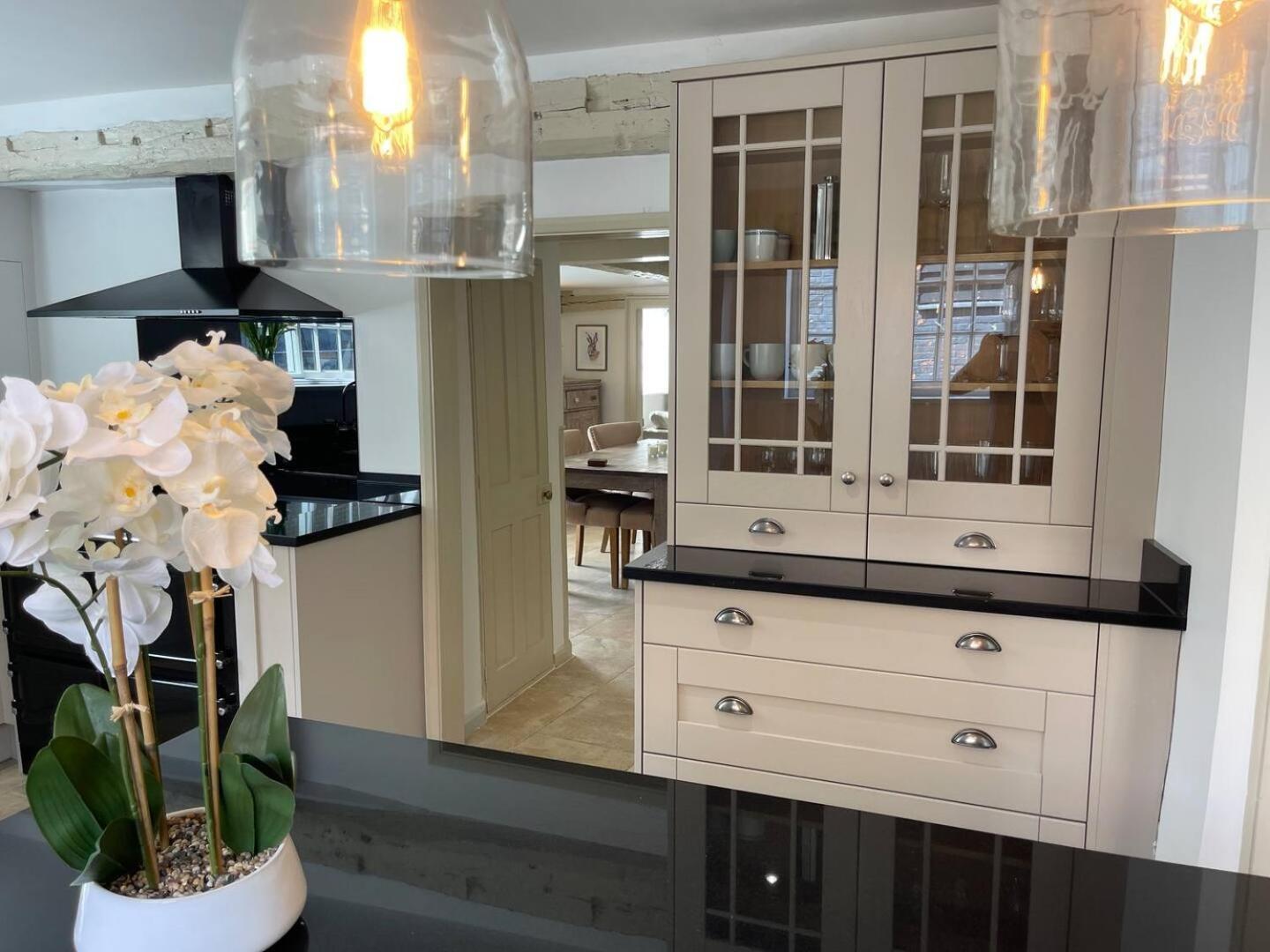 Elegant Oak Beamed House In Pretty Village - Cambridge Homehost Buckden  Eksteriør bilde