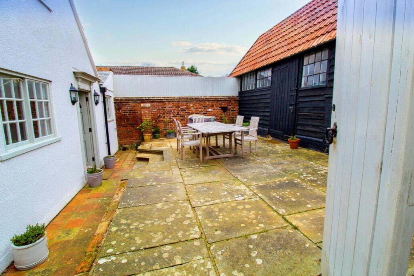 Elegant Oak Beamed House In Pretty Village - Cambridge Homehost Buckden  Eksteriør bilde