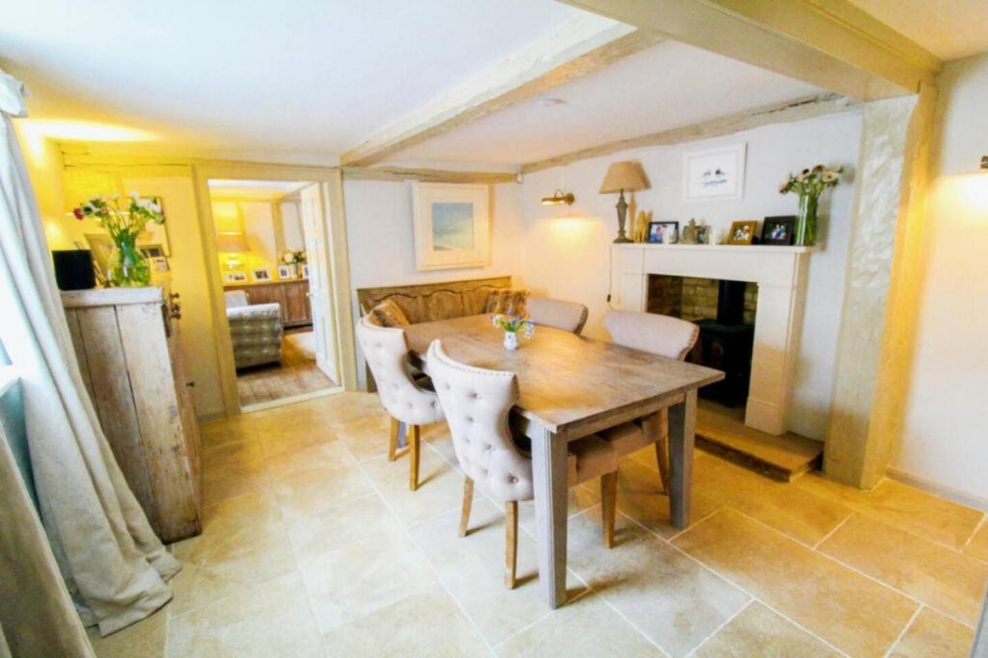Elegant Oak Beamed House In Pretty Village - Cambridge Homehost Buckden  Eksteriør bilde