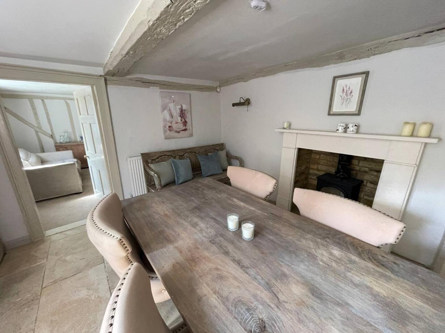 Elegant Oak Beamed House In Pretty Village - Cambridge Homehost Buckden  Eksteriør bilde