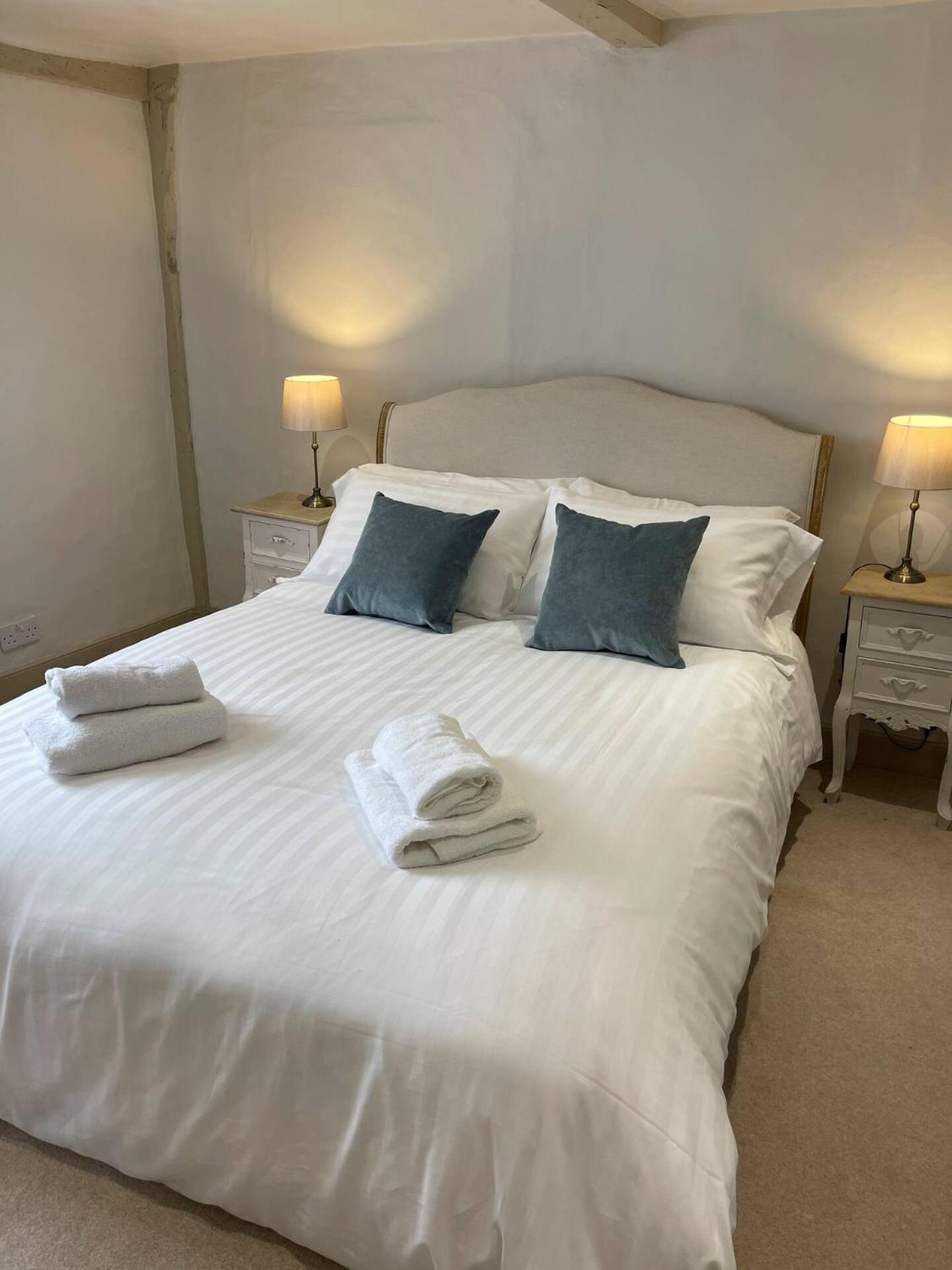Elegant Oak Beamed House In Pretty Village - Cambridge Homehost Buckden  Eksteriør bilde